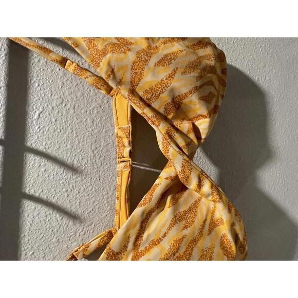 Aerie Twist Bikini Top with Pattern- Size M - NWT - Picture 4 of 5